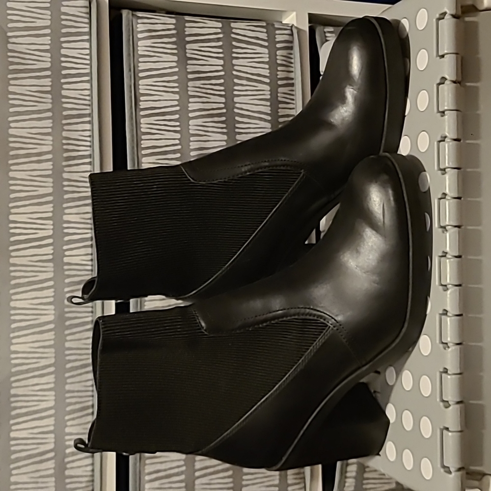 Crown Vintage black leather Boots 9.5